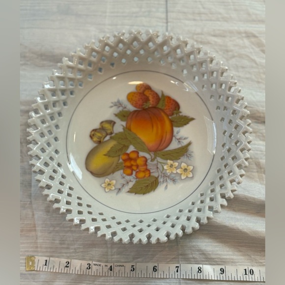 10” Fruit Or Serving Bowl Lattice Design Furnishing Porcelainwares Vintage - Picture 1 of 3